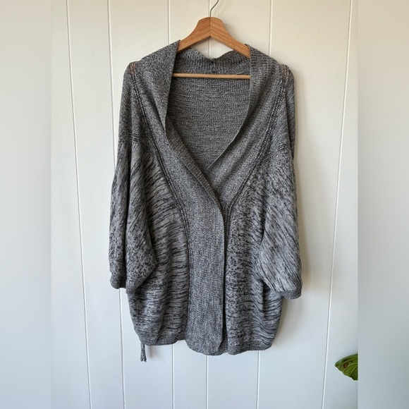 Lululemon Breeze Easy Wrap Heathered Light Grey - Picture 5 of 9